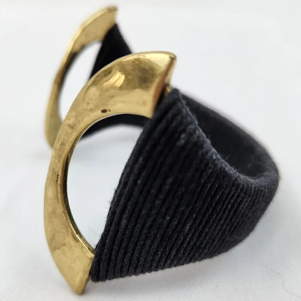 💜Vintage Lucky Gold Tone Hammered Cuff Bracelet